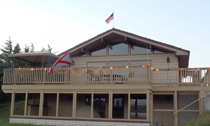 Lonergan House | STEPS FROM THE SAND! NOT SEPERATED BY ROADS OR RAILS! 4 Bedroom 2 Bath