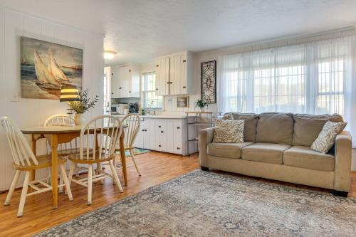 West Hyannisport House | Steps to Eats and Craigville Beach! Cape Cod Cottage