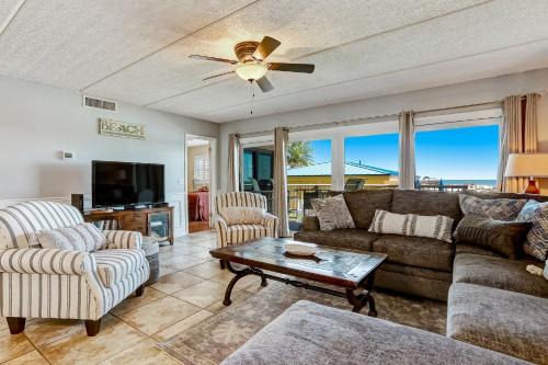 Fernandina Beach Apartment | Steps to Oceanside Condo