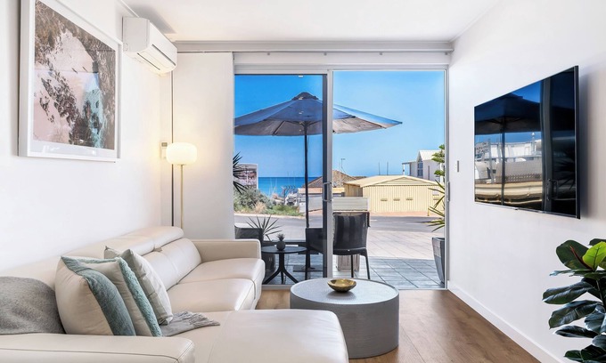 Seacliff Apartment | Steps to the sand | Belle Vista 2 Apartment Seacliff