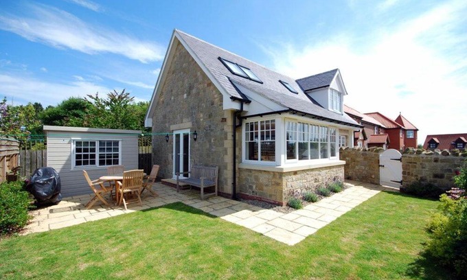 Bamburgh House | Stone Cottage