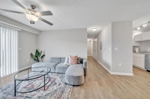 New Albany Apartment | Stonecrest 712, 2bd Apt I Free Parking I Pool