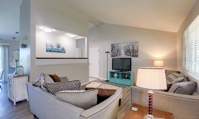 Columbine Valley House | Stress-Free Commuting! Extended Stay in Littleton