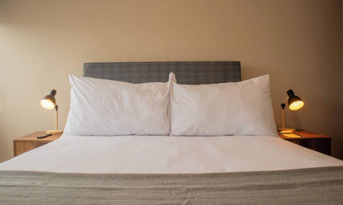 Leuro Apartment | Striking 1BR in Miraflores
