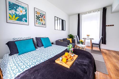 Saint-Cyr-l'Ecole Apartment | Studio équipé, gare à 200m, entre Versailles et SQY