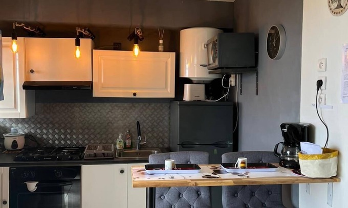 La Providence Apartment | Studio 14 GRR2