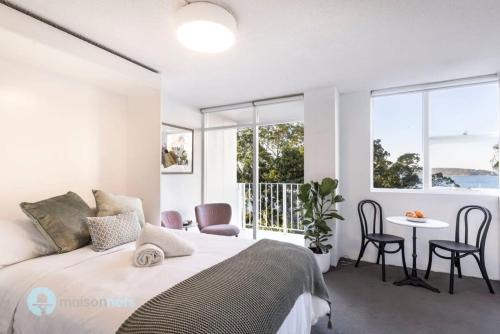 Elizabeth Bay Apartment | Studio Apt With Parking Balcony & Water Views