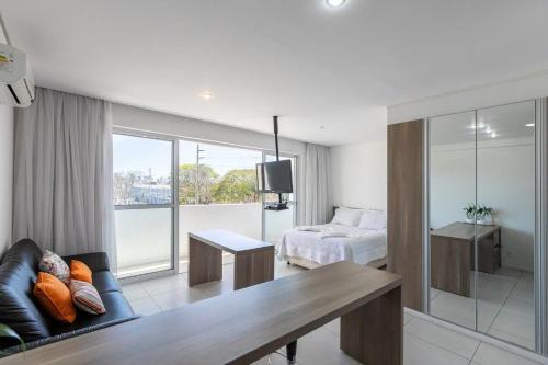 Prado Velho Apartment | Studio com Sacada Ampla e AC