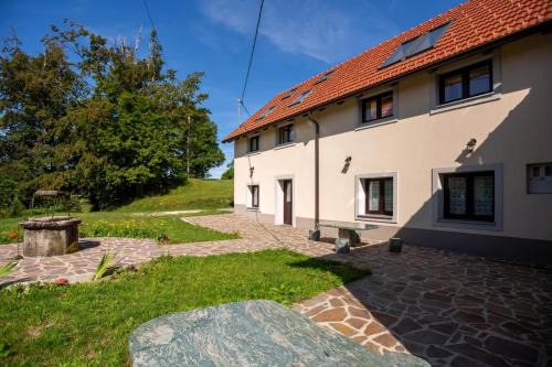 Ajdovscina Apartment | Studio Für 4 Personen Ca 106 M Sup2 In Gozd, Krain Innerkrain