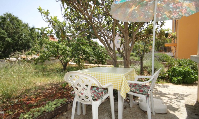 Bozava Apartment | Studio flat with terrace Božava, Dugi otok (AS-8108-b)