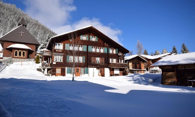 Murren Ski Chalet | Studio in the Chalet bim Chilchli