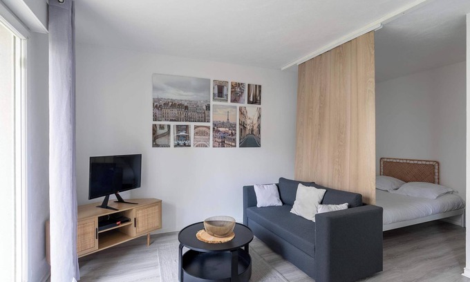 Le Bourget Apartment | Studio JadOr gare le Bourget Paris Aeroport CDG