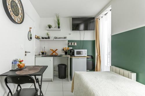 Quartier de la Porte-Saint-Denis Apartment | Studio Paradis Vert Gare du Nord