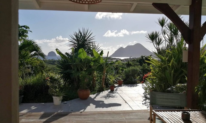 Le Diamant Apartment | Studio sea view on the rock and the bay of the Diamond