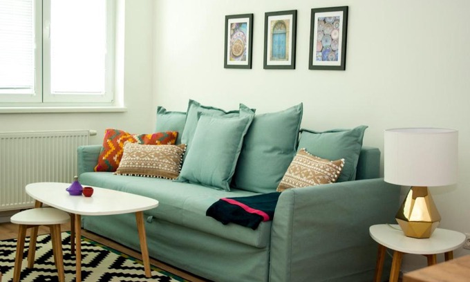 Ottakring Apartment | Studio Thalia Next to Metro