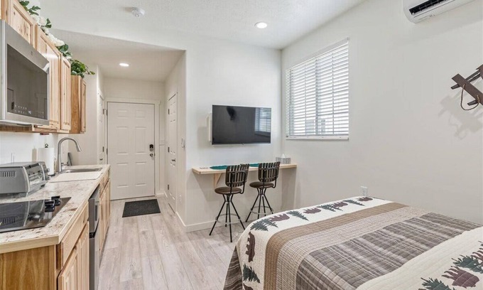 North Ogden House | Studio Unit, Shared Hot Tub & Fully Fenced Yard