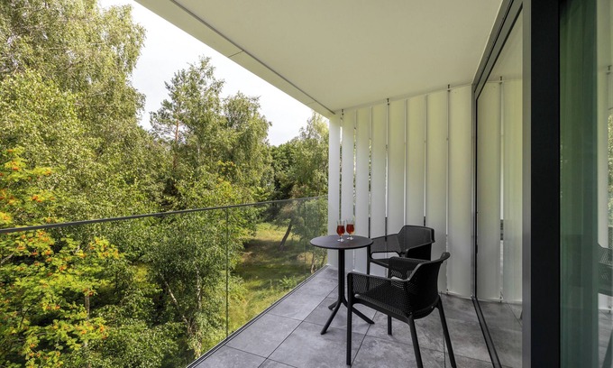 Uniescie Apartment | Studio With Swimming Pool by Renters
