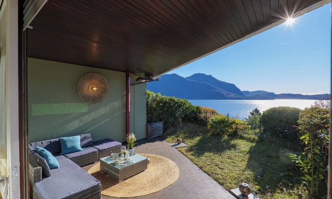 Susello Apartment | Studio with terrace and garden in a residence with pool