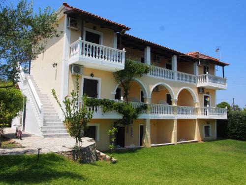 Neromilos Apartment | Studios Petra