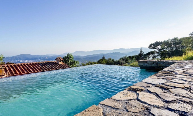 Aulla Villa | Stunning private villa for 8 people with private pool, WIFI, A/C, TV, panoramic view and parking