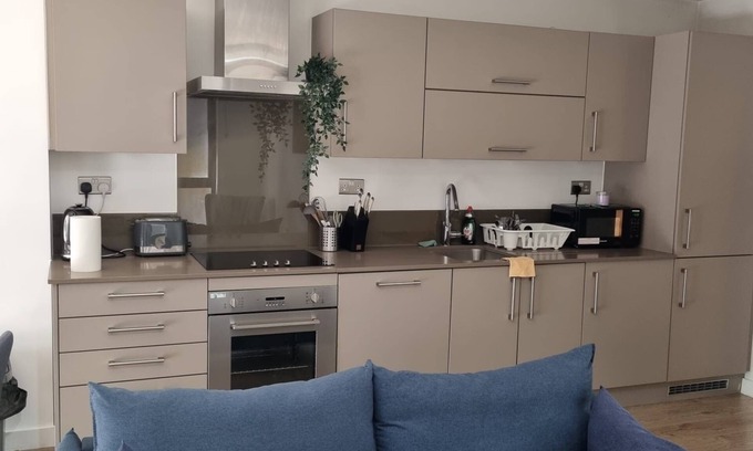 Boleyn Apartment | Stunning 2-Bed Apartment in London