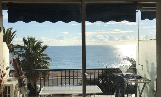 Fabron Apartment | Stunning 2 bed waterfront apartment on Nice Promenade beside the Radisson Hotel