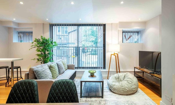 Fitzrovia House | Stunning 3-bed House in Central London