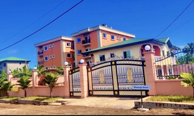 Limbe House | Stunning 3-Bedrooms GuestHouse in Limbe Cameroon