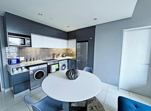 Sandown Apartment | Stunning City View Apartment Sandton City