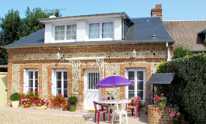 Saint-Pierre-en-Port House | Stunning private villa for 4 guests with TV
