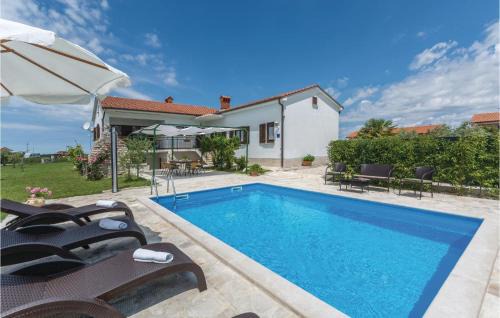 Nova Vas House | Stunning Home In Brtonigla With Kitchen