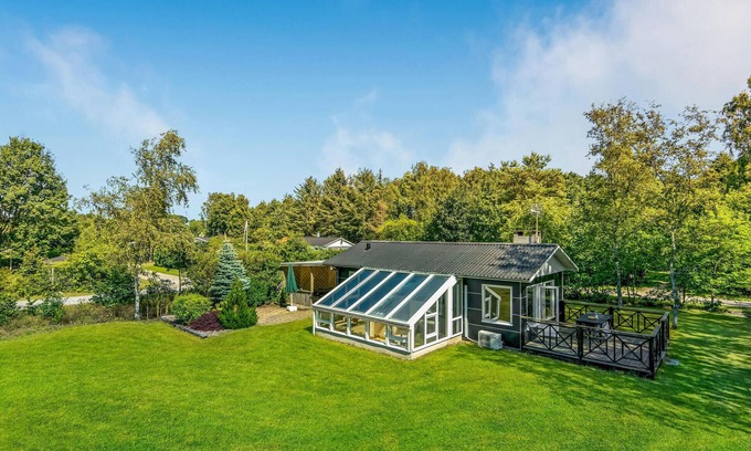 Farvang House | Stunning home in Fårvang with WiFi