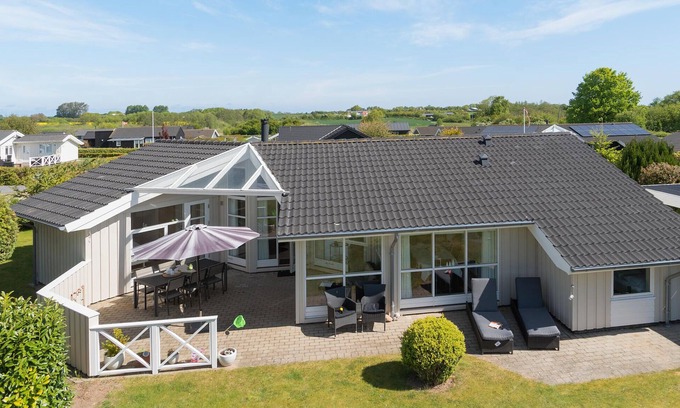 Flovt Strand House | Stunning home in Haderslev with sauna
