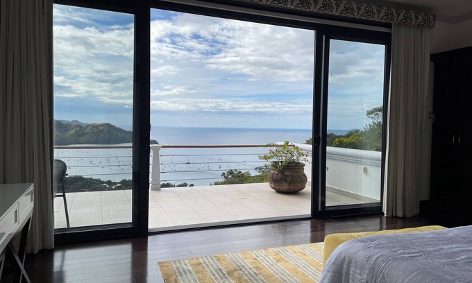 Coco Villa | Stunning ocean views with a great location