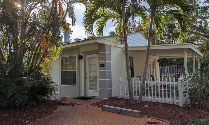 Whitney Beach Cottage | Stunning one bedroom Cape Cod style Cottage on Long Boat Key, Florida