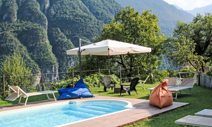Coltura Villa | Stunning private villa with private pool, WIFI, TV, patio, pets allowed and panoramic view