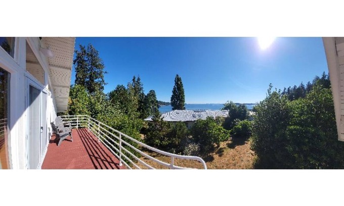 Vaughn Apartment | Stunning Private Studio apartment overlooking Puget Sound