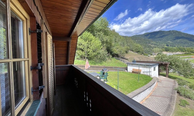 Niederwolz House | Stunning private villa for 6 guests with WIFI, TV, terrace and pets allowed