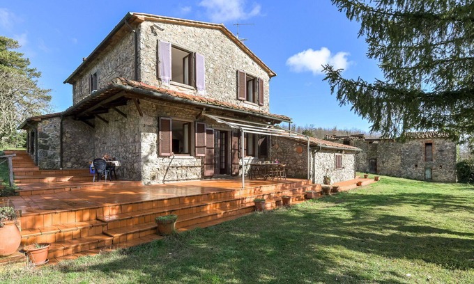 Montieri House | Stunning private villa for 8 guests with WIFI, TV, patio and pets allowed