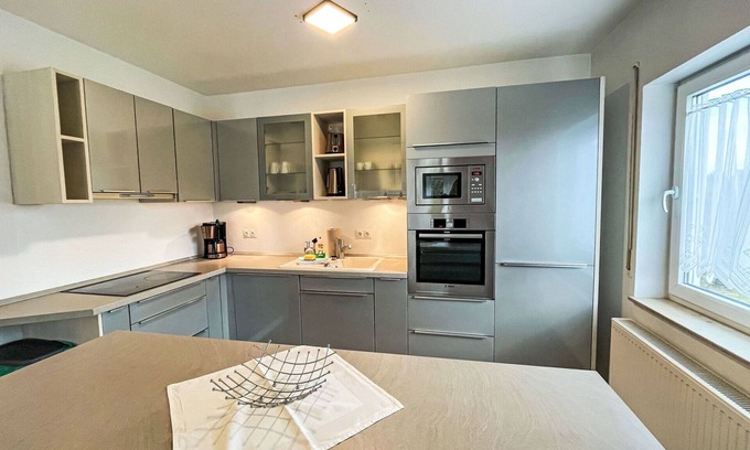 Bertsdorf House | Stunning private villa for 6 people with WIFI, TV, terrace and pets allowed