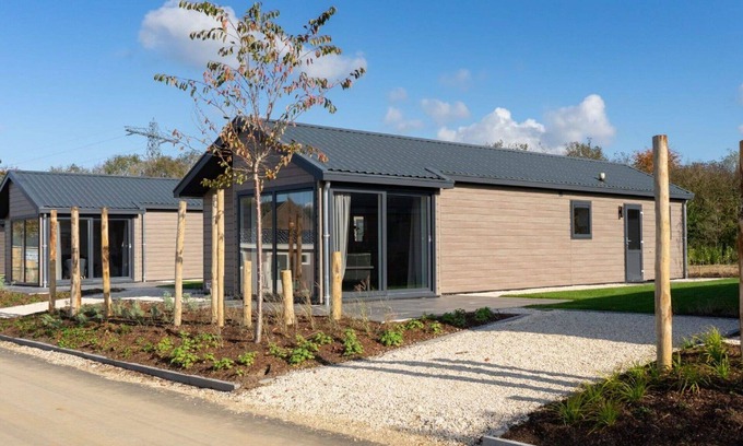 Linden House | Stunning private villa for 6 people with WIFI, TV and terrace