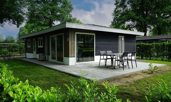 Susteren House | Stunning private villa for 6 people with pool, WIFI, TV and terrace