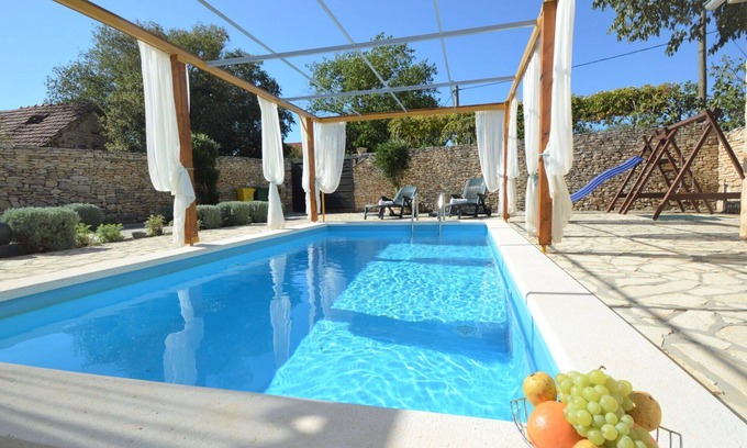 Promina House | Stunning private villa for 8 guests with A/C, WIFI, private pool, TV, terrace and panoramic view