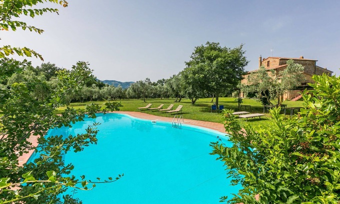 Sorano House | Stunning private villa for 22 guests with private pool, WIFI, patio and pets allowed