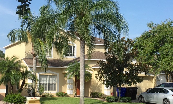 Cumbrian Lakes Villa | Stunning south facing Lakeside Villa in Cumbrian Lakes, Kissimmee Florida