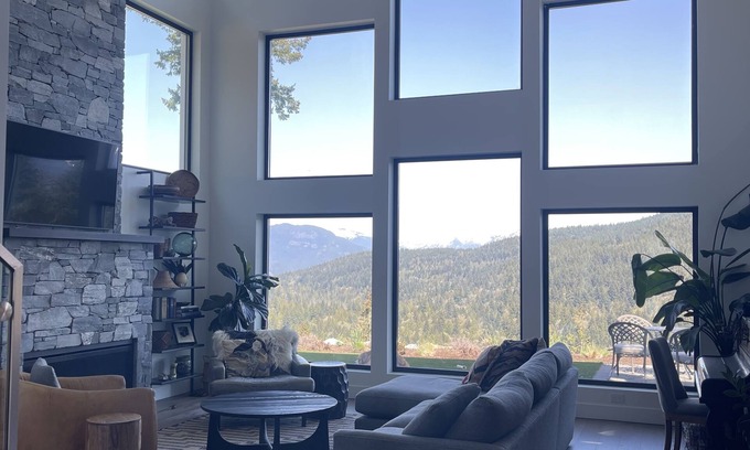 Bowen Island House | Stunning View Home on Bowen Island