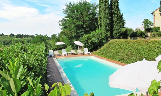 Scandicci House | Stunning villa for 12 people with private pool, WIFI, TV, terrace, pets allowed and panoramic v.