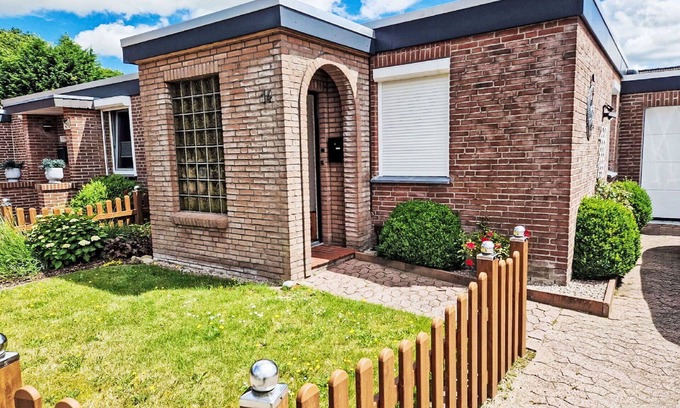 Berumbur House | Stunning villa for 5 guests with WIFI, TV, terrace and pets allowed