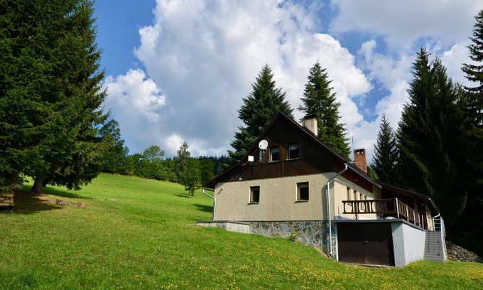 Vitkovice House | Stunning villa for 6 people with WIFI, TV, terrace, pets allowed and panoramic view