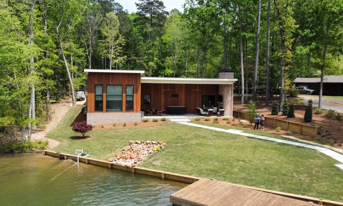 Dadeville House | Style & Grace | 4 Bed, 3 Bath